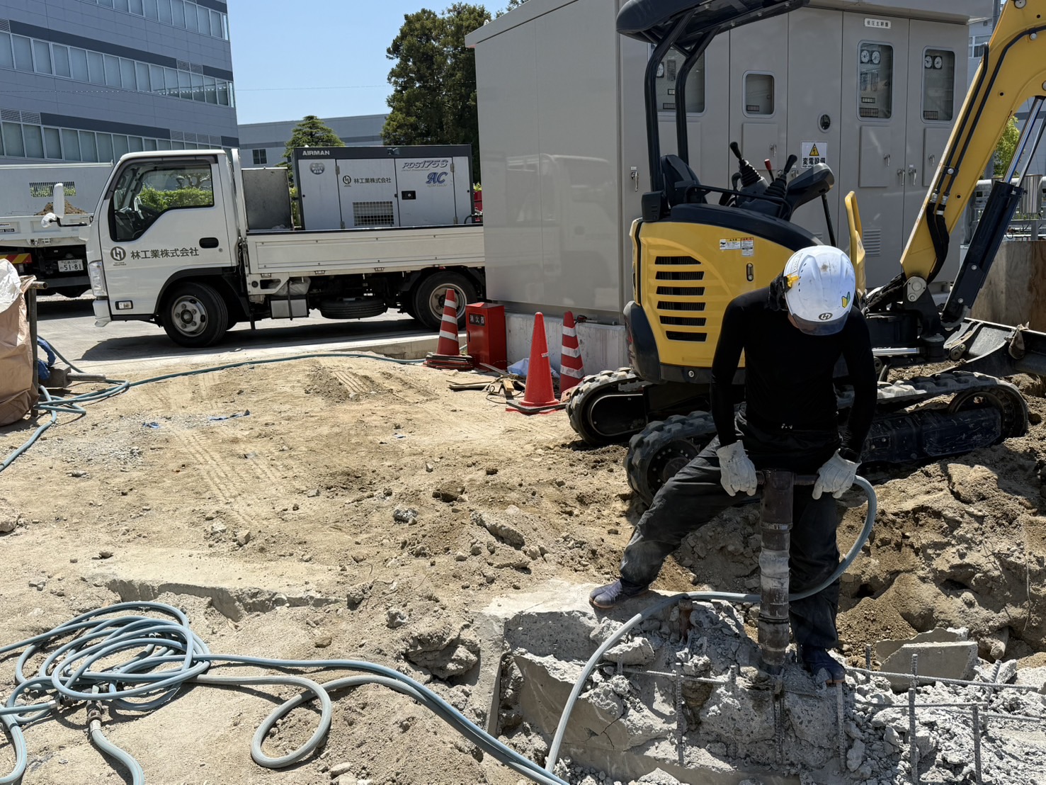 機械基礎はつり工事